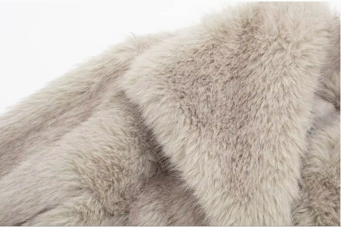 Manteau Fausse Fourrure VOLTHEA | Élégant & Street Chic Hiver
