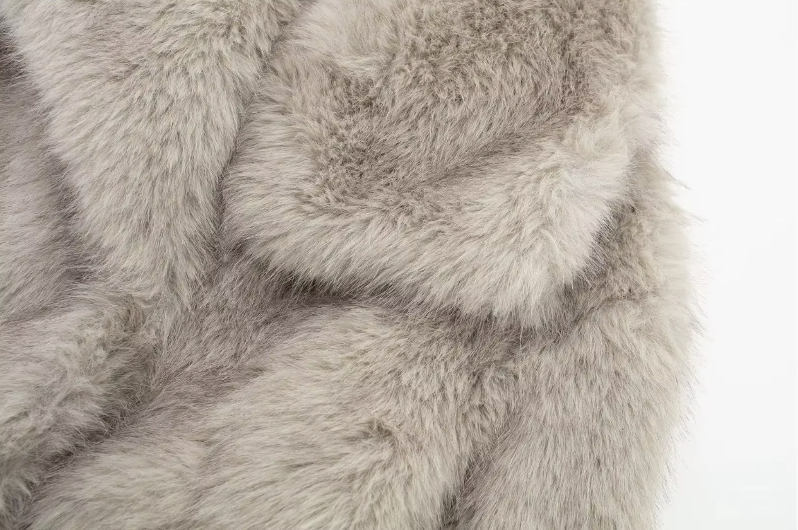 Manteau Fausse Fourrure VOLTHEA | Élégant & Street Chic Hiver