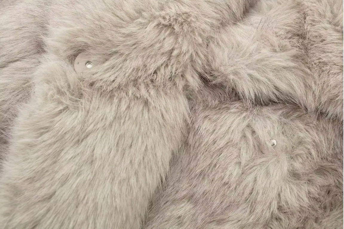 Manteau Fausse Fourrure VOLTHEA | Élégant & Street Chic Hiver
