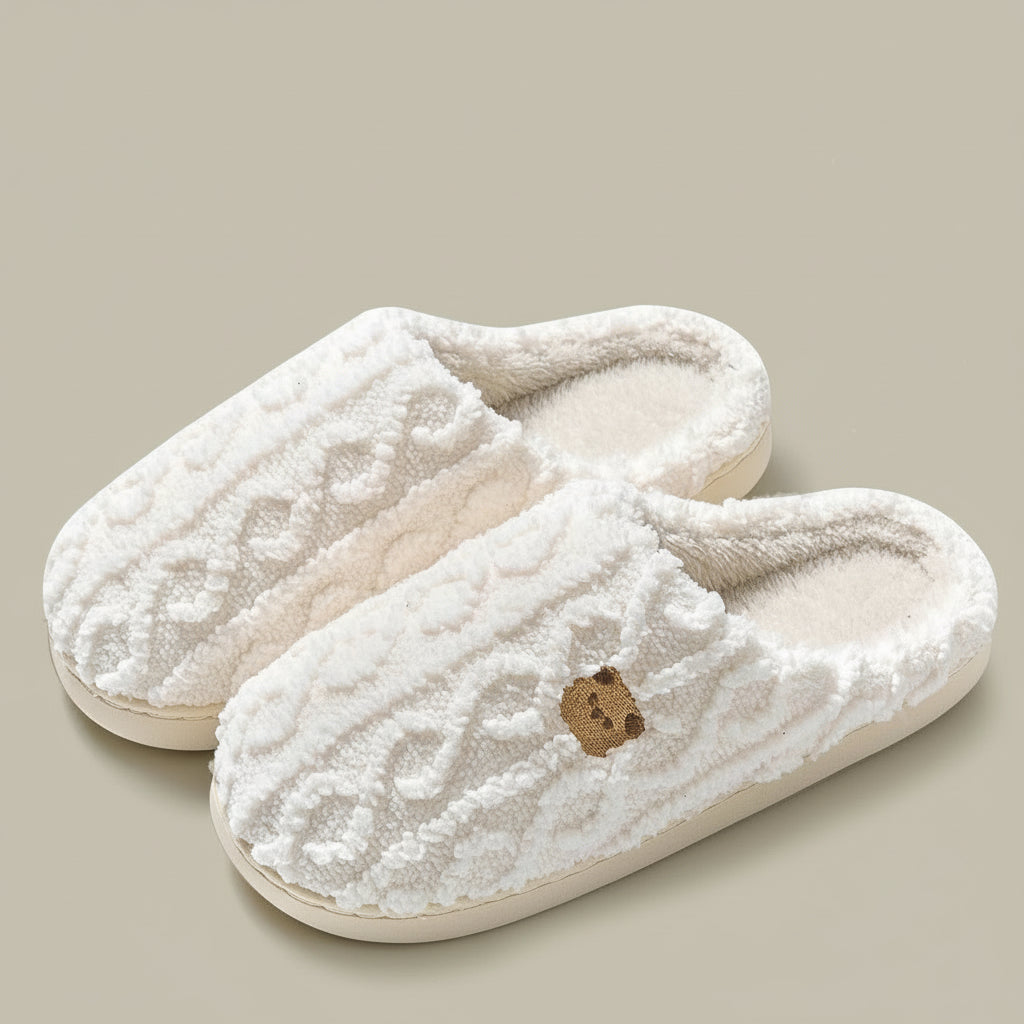 Pantoufles Femme Fourrure Peluche Moëlleuse VOLTHEA | Ultra-Chaudes